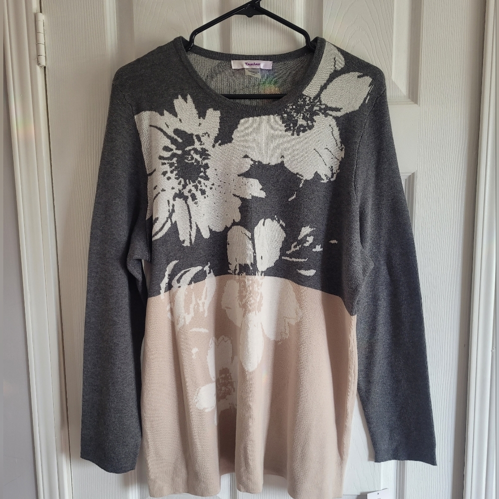 NWT Womens sweater